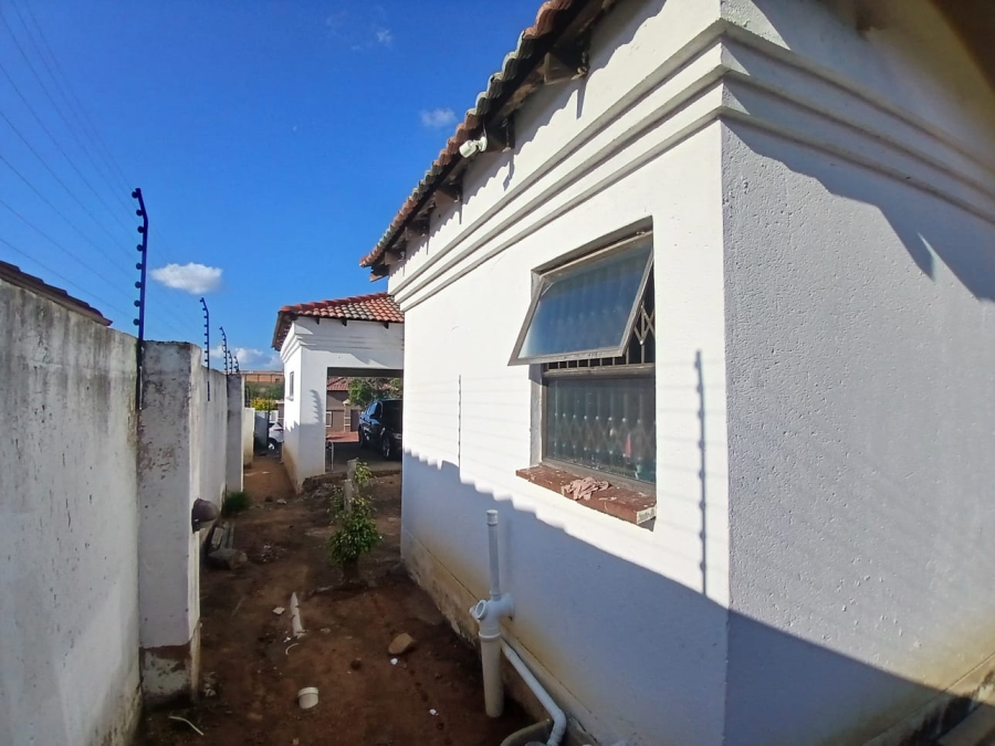 4 Bedroom Property for Sale in Soshanguve S Gauteng
