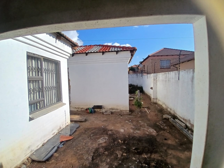 4 Bedroom Property for Sale in Soshanguve S Gauteng