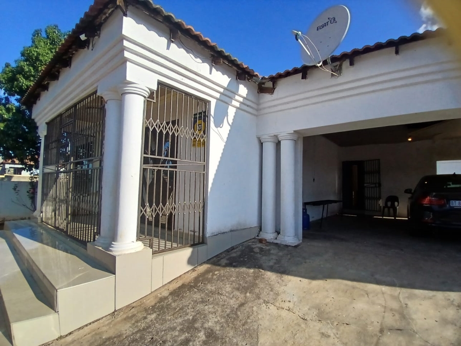 4 Bedroom Property for Sale in Soshanguve S Gauteng