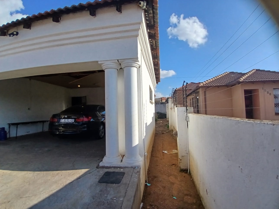 4 Bedroom Property for Sale in Soshanguve S Gauteng