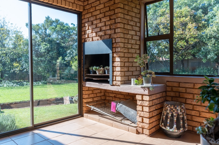 4 Bedroom Property for Sale in Mooikloof Equestrian Estate Gauteng