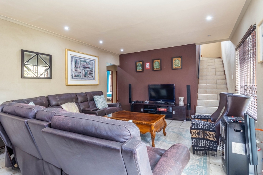4 Bedroom Property for Sale in Noordwyk Gauteng