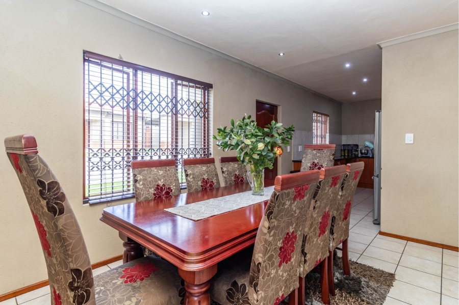 4 Bedroom Property for Sale in Noordwyk Gauteng