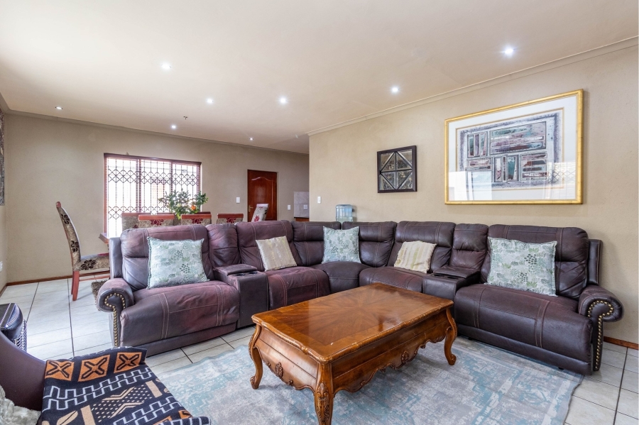 4 Bedroom Property for Sale in Noordwyk Gauteng
