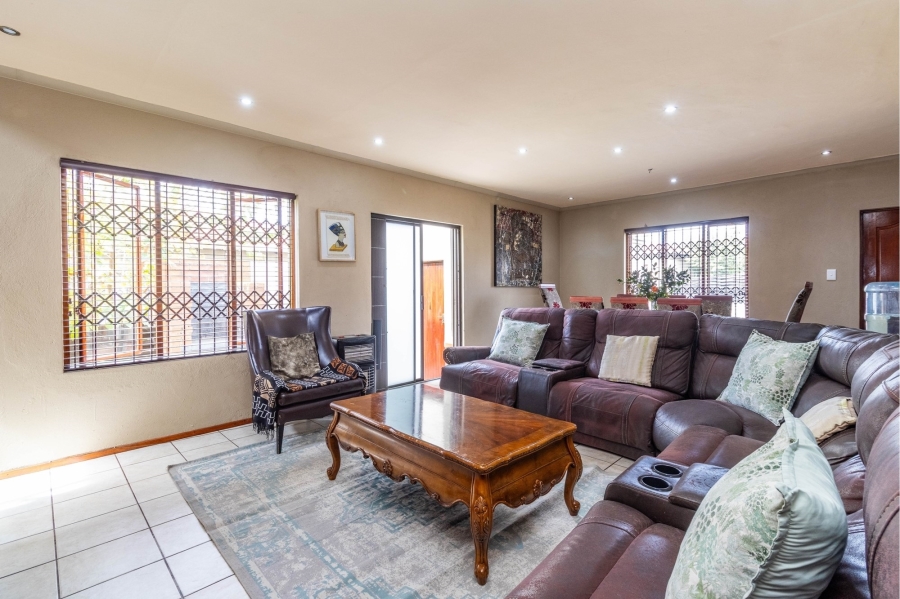 4 Bedroom Property for Sale in Noordwyk Gauteng