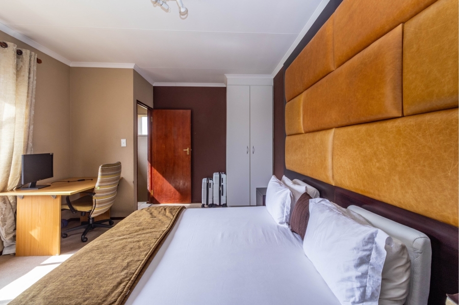 4 Bedroom Property for Sale in Noordwyk Gauteng