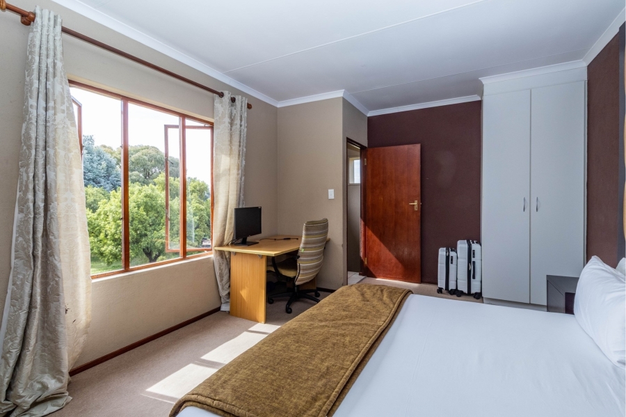 4 Bedroom Property for Sale in Noordwyk Gauteng