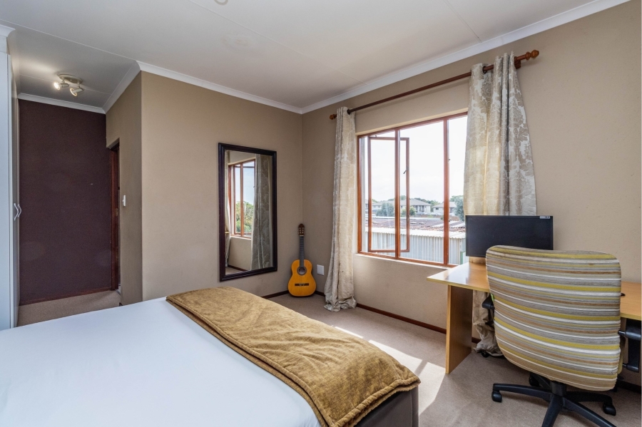 4 Bedroom Property for Sale in Noordwyk Gauteng
