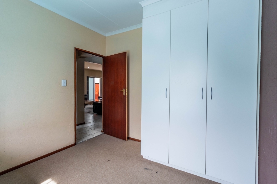 4 Bedroom Property for Sale in Noordwyk Gauteng