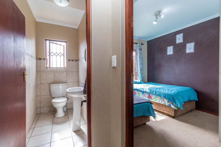 4 Bedroom Property for Sale in Noordwyk Gauteng