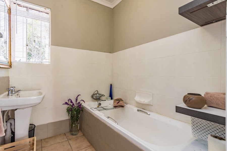 3 Bedroom Property for Sale in Garsfontein Gauteng