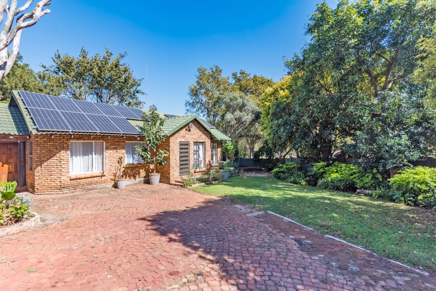 3 Bedroom Property for Sale in Garsfontein Gauteng