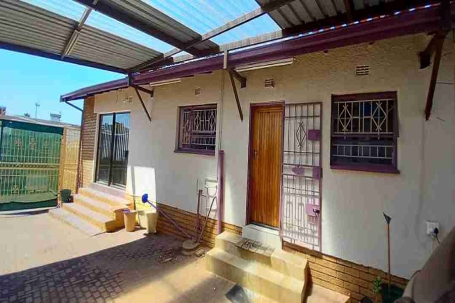 3 Bedroom Property for Sale in Lenasia South Gauteng