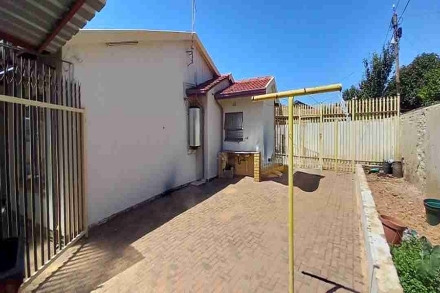 3 Bedroom Property for Sale in Lenasia South Gauteng