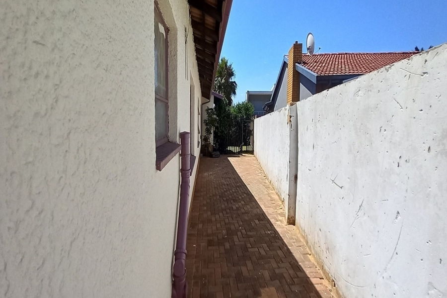 3 Bedroom Property for Sale in Lenasia South Gauteng