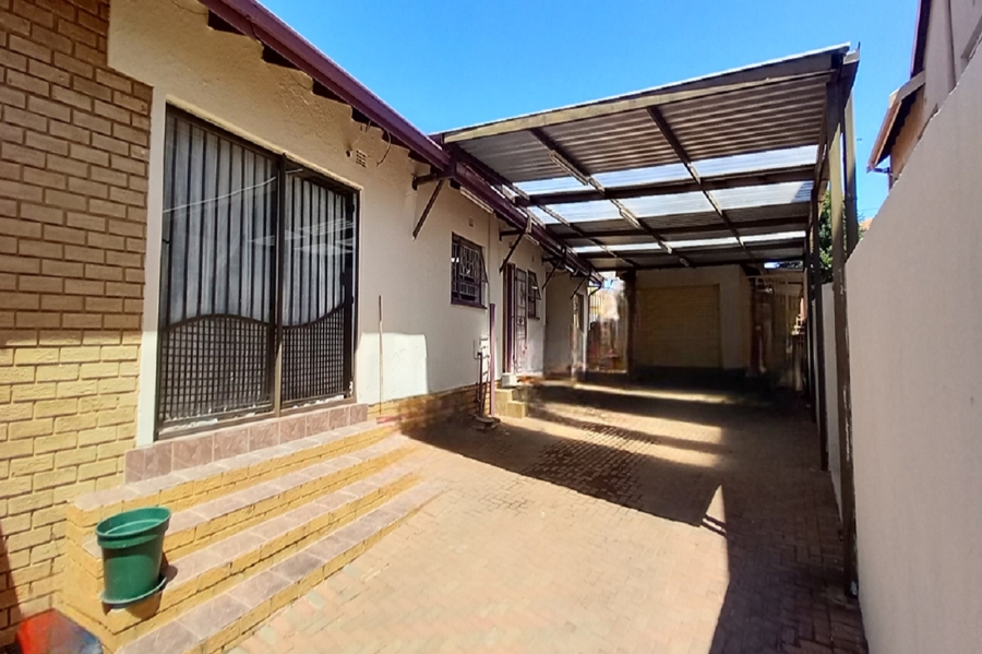 3 Bedroom Property for Sale in Lenasia South Gauteng