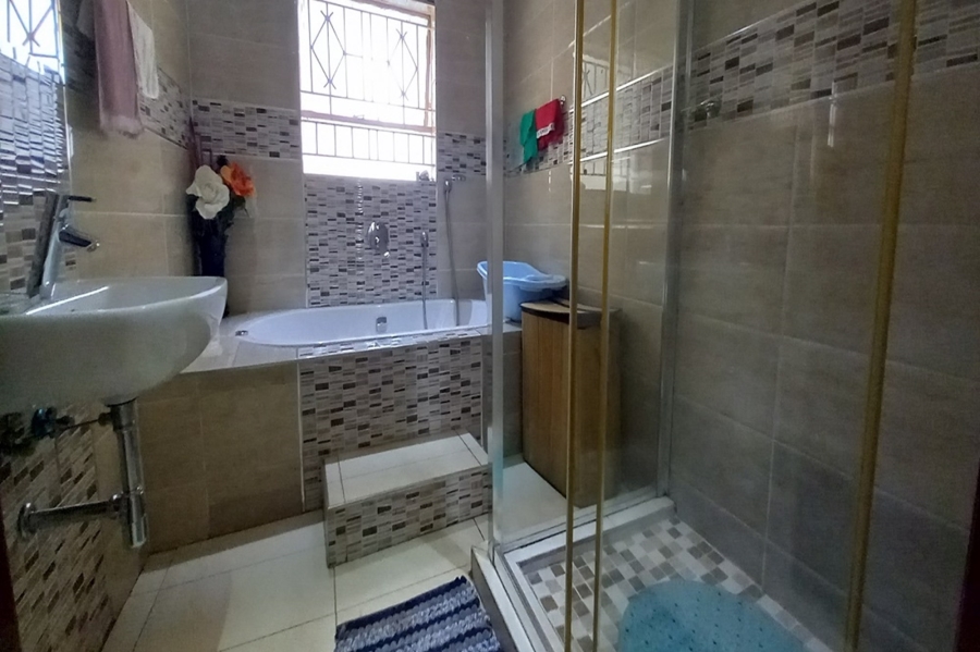 3 Bedroom Property for Sale in Lenasia South Gauteng