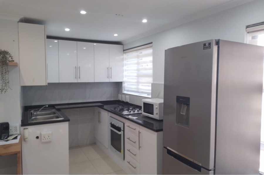 To Let 1 Bedroom Property for Rent in Greenside Gauteng