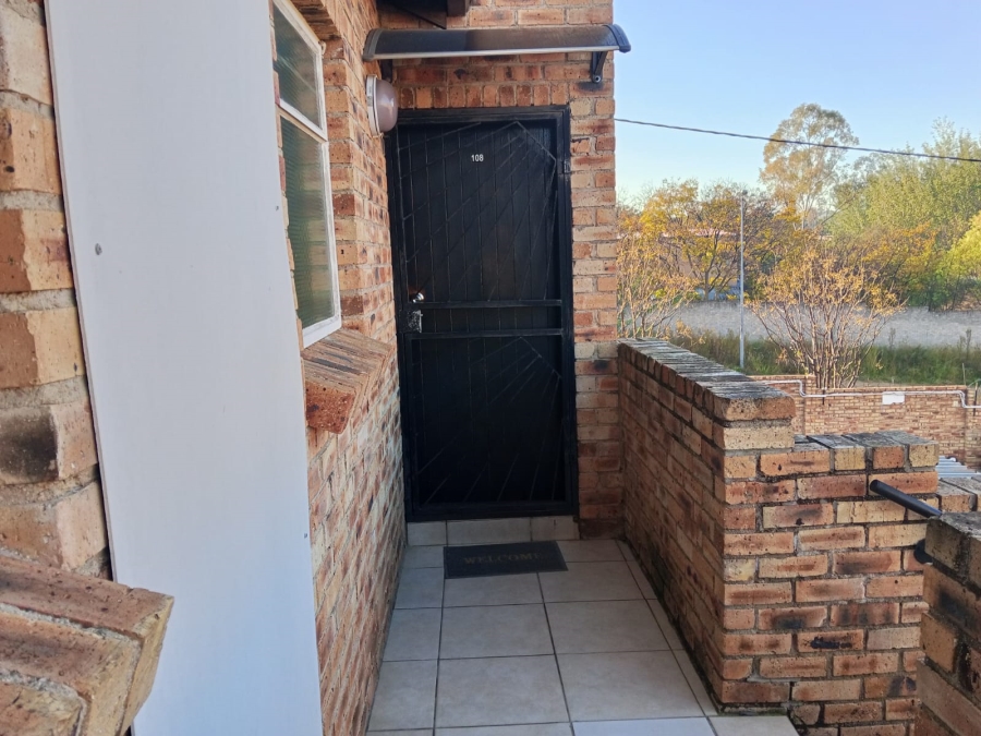 To Let 2 Bedroom Property for Rent in Honeydew Gauteng