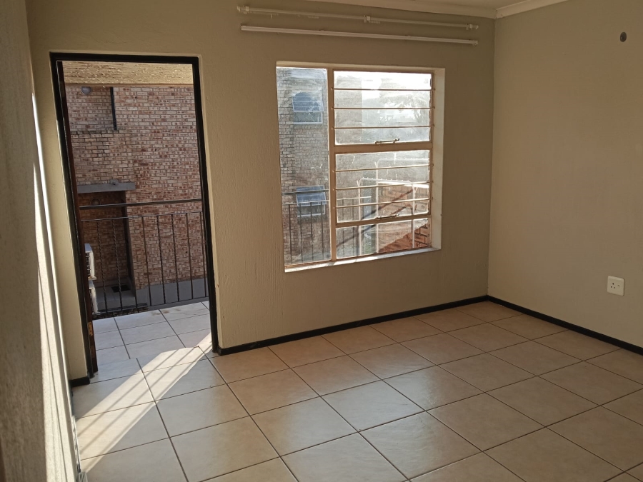 To Let 2 Bedroom Property for Rent in Honeydew Gauteng
