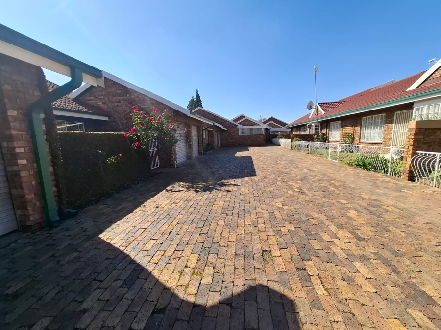 3 Bedroom Property for Sale in Three Rivers Gauteng