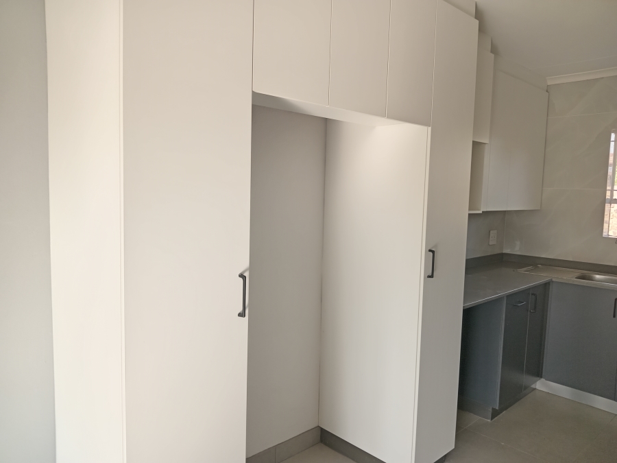 To Let 3 Bedroom Property for Rent in Radiokop Gauteng