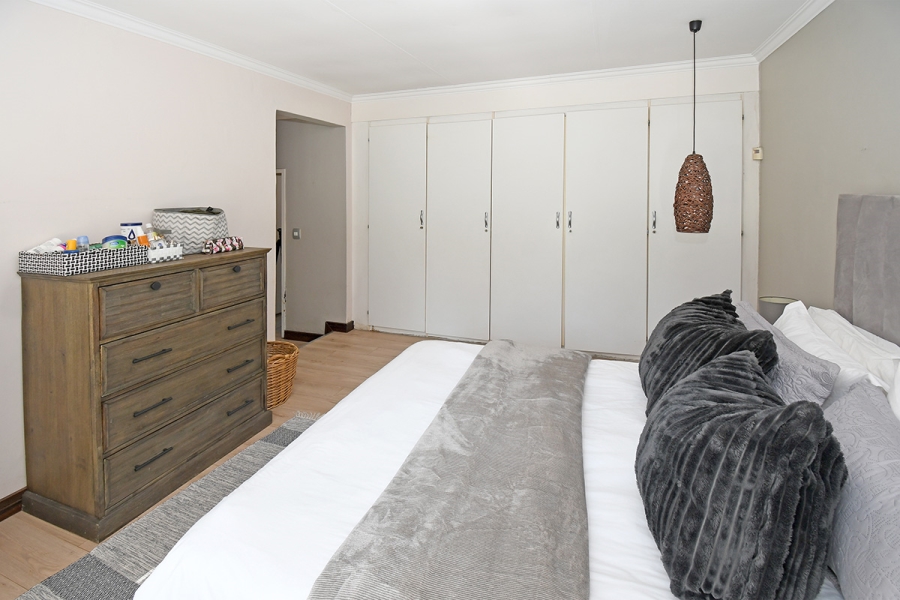 4 Bedroom Property for Sale in Olivedale Gauteng