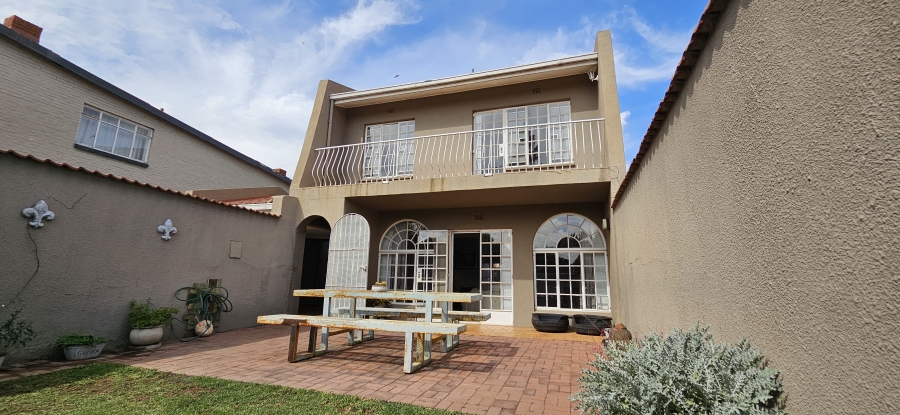 3 Bedroom Property for Sale in Three Rivers Proper Gauteng