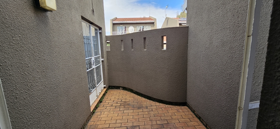 3 Bedroom Property for Sale in Three Rivers Proper Gauteng