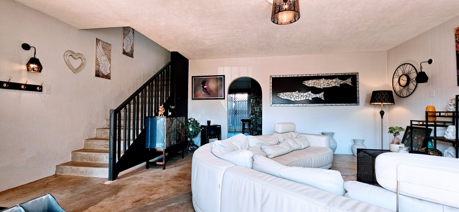 3 Bedroom Property for Sale in Three Rivers Proper Gauteng