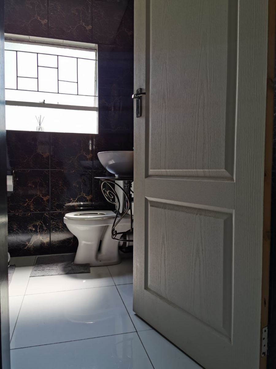 To Let 2 Bedroom Property for Rent in Elandshaven Gauteng
