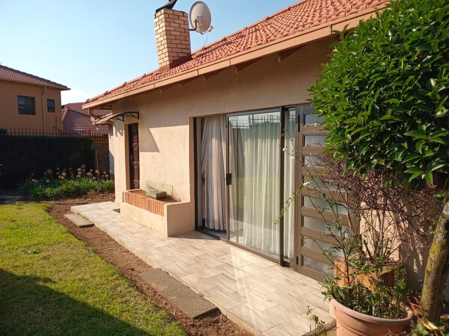 To Let 3 Bedroom Property for Rent in Kew Gauteng