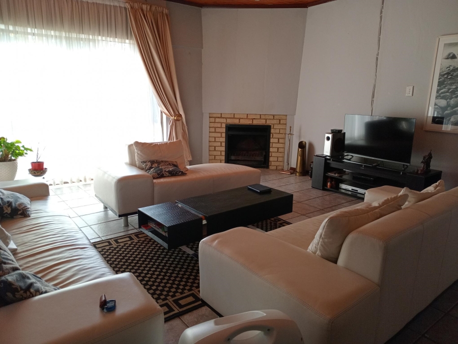 To Let 3 Bedroom Property for Rent in Kew Gauteng