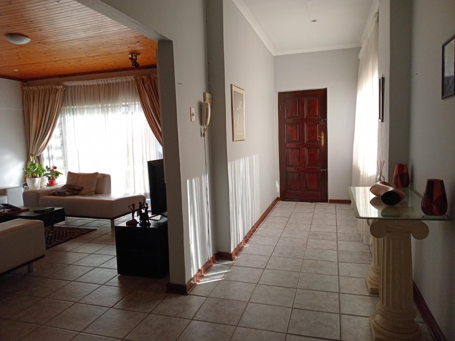 To Let 3 Bedroom Property for Rent in Kew Gauteng