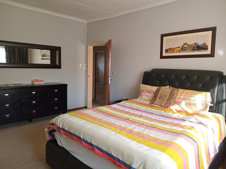 To Let 3 Bedroom Property for Rent in Kew Gauteng