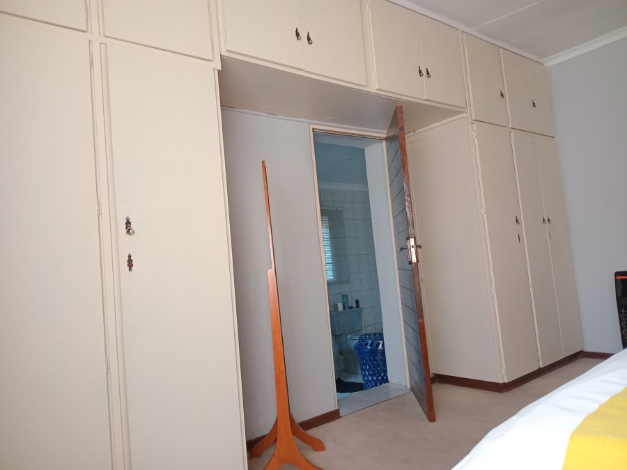 To Let 3 Bedroom Property for Rent in Kew Gauteng