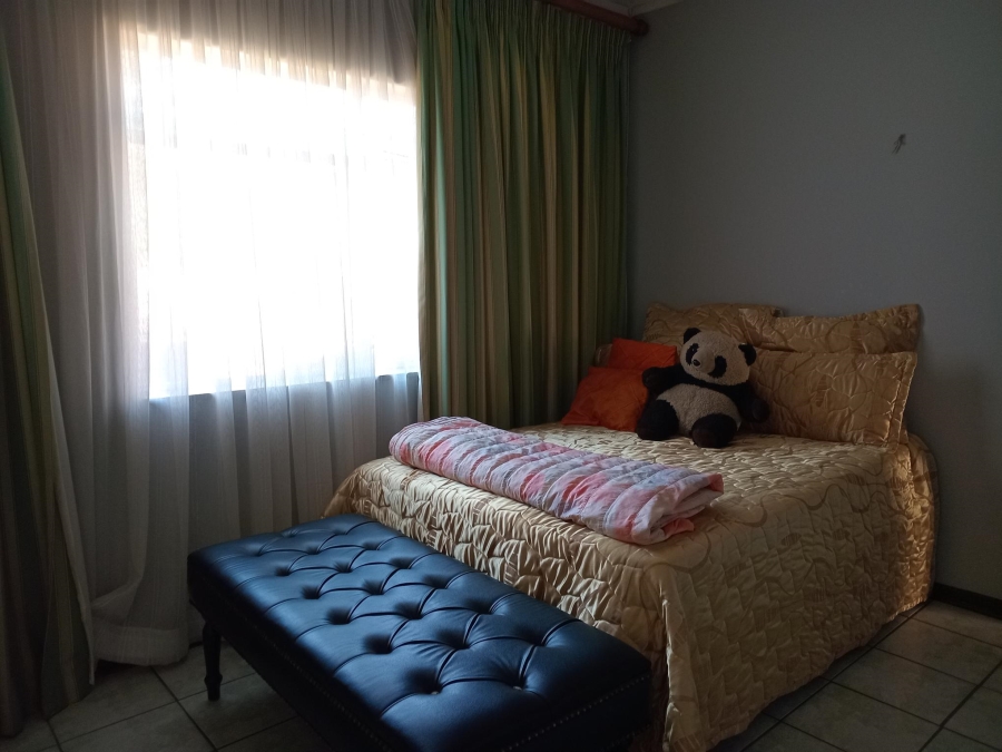 To Let 3 Bedroom Property for Rent in Kew Gauteng