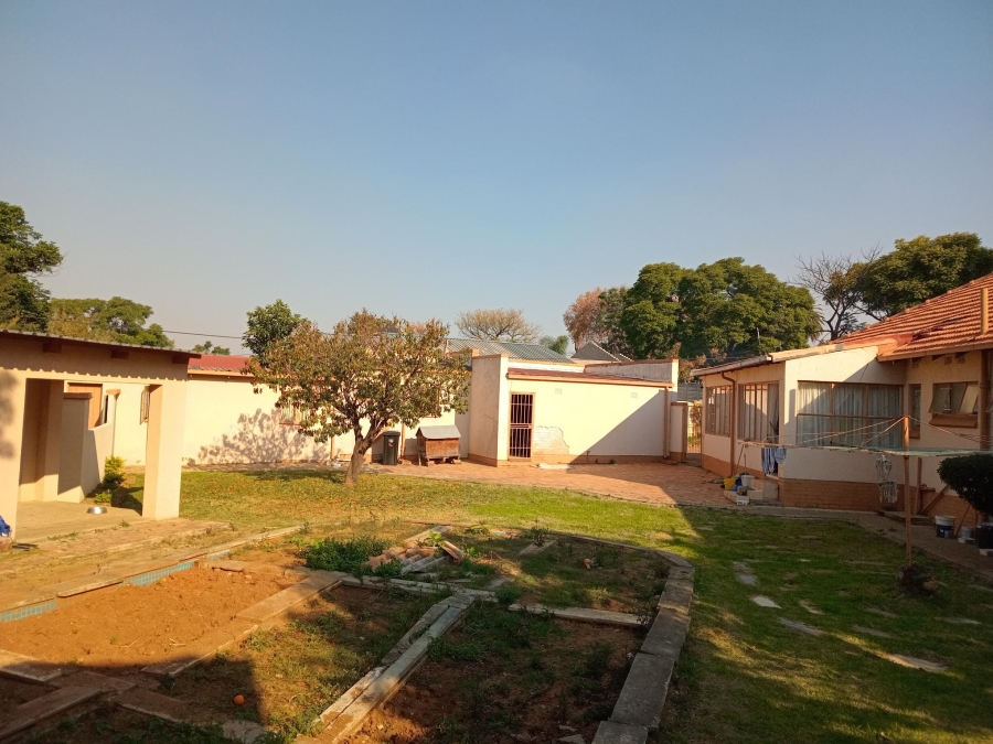 To Let 3 Bedroom Property for Rent in Kew Gauteng