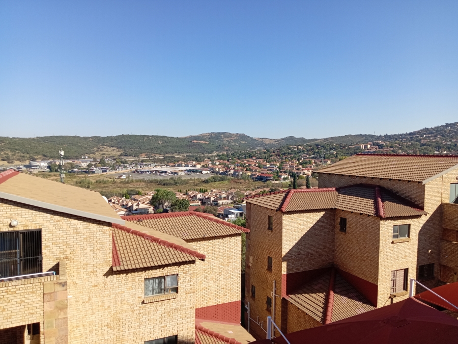 1 Bedroom Property for Sale in Mulbarton Gauteng