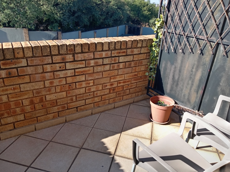 1 Bedroom Property for Sale in Mulbarton Gauteng