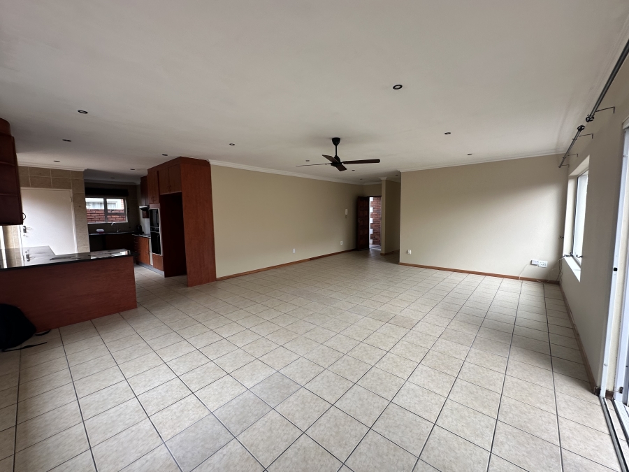 3 Bedroom Property for Sale in New Redruth Gauteng