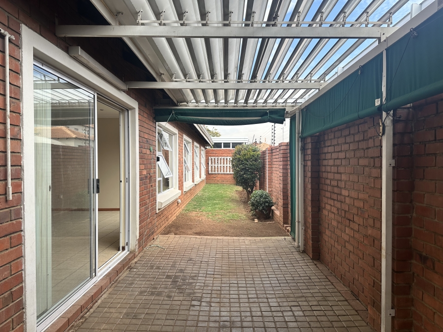 3 Bedroom Property for Sale in New Redruth Gauteng
