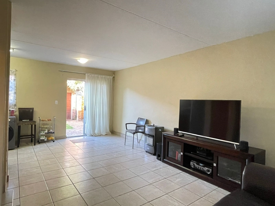 3 Bedroom Property for Sale in Annlin Gauteng