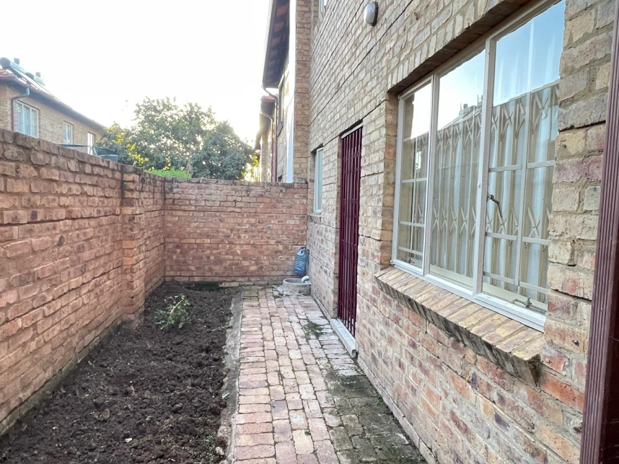 3 Bedroom Property for Sale in Annlin Gauteng