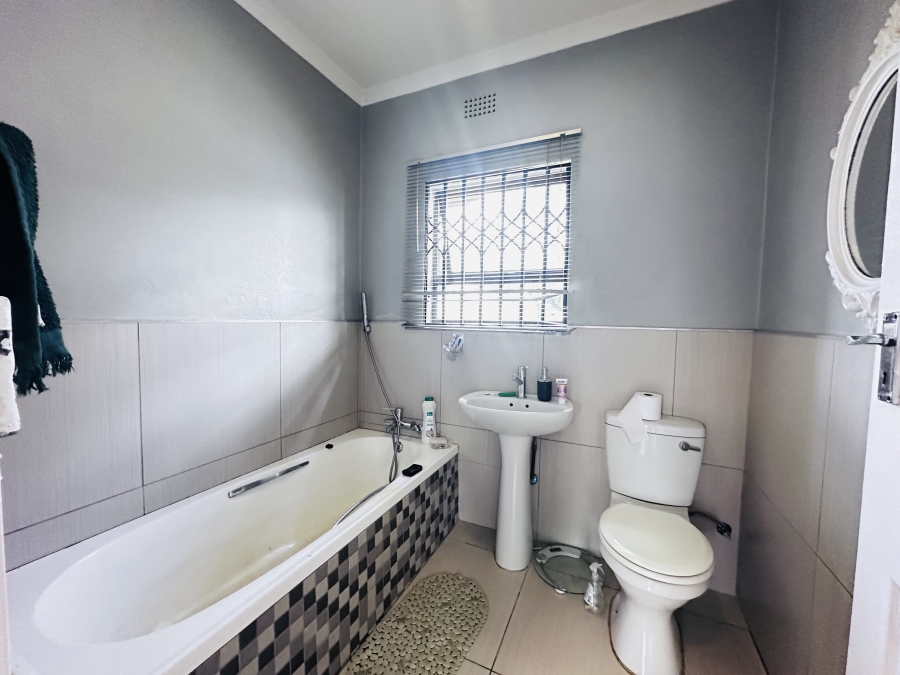 3 Bedroom Property for Sale in Sharon Park Gauteng