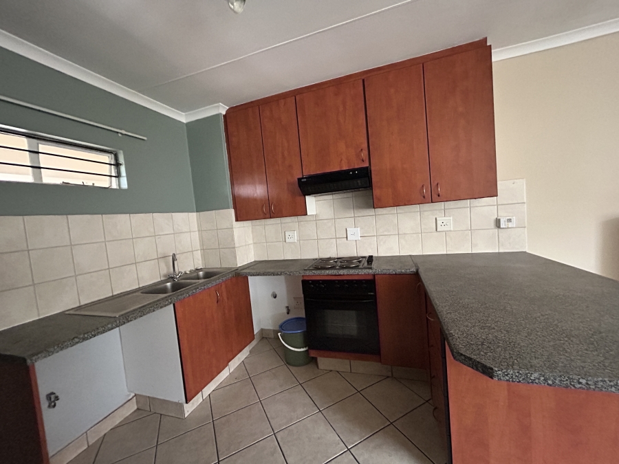 To Let 2 Bedroom Property for Rent in North Riding Gauteng