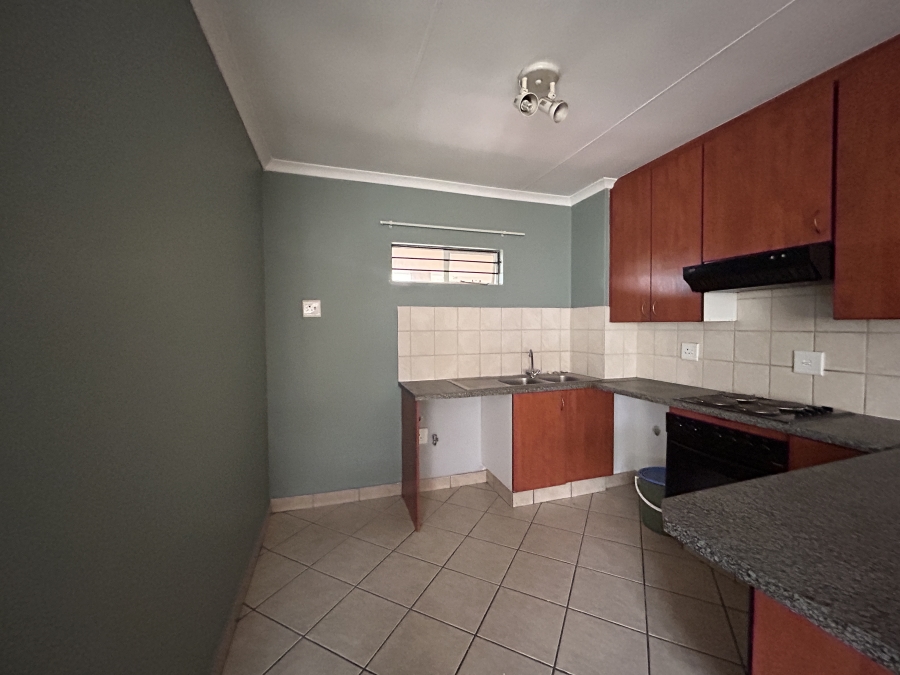 To Let 2 Bedroom Property for Rent in North Riding Gauteng