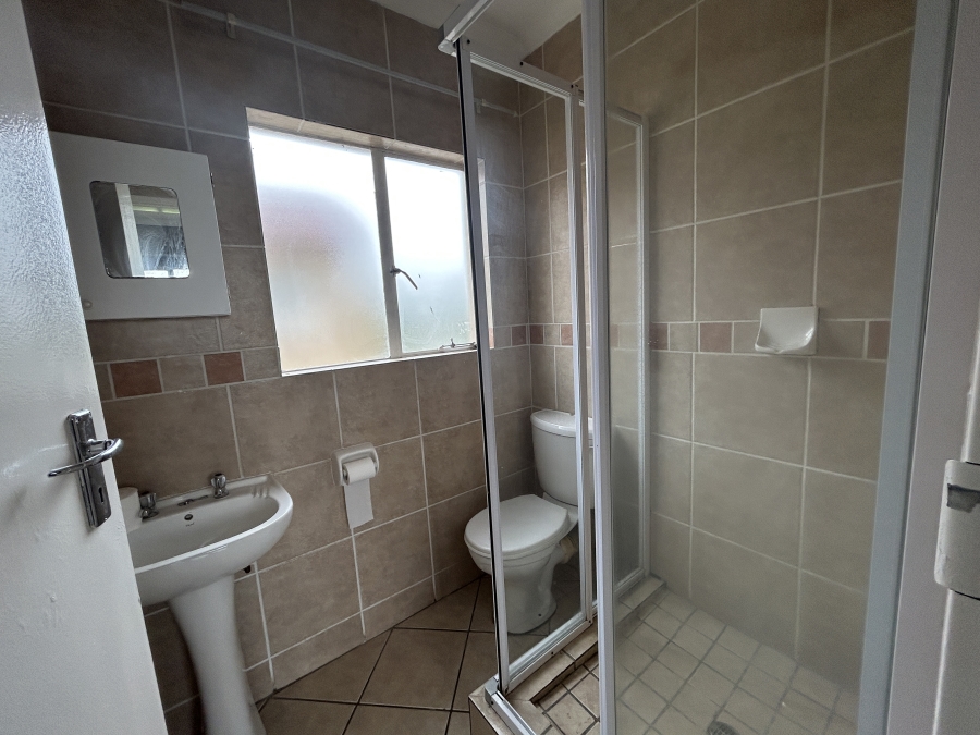 To Let 2 Bedroom Property for Rent in North Riding Gauteng