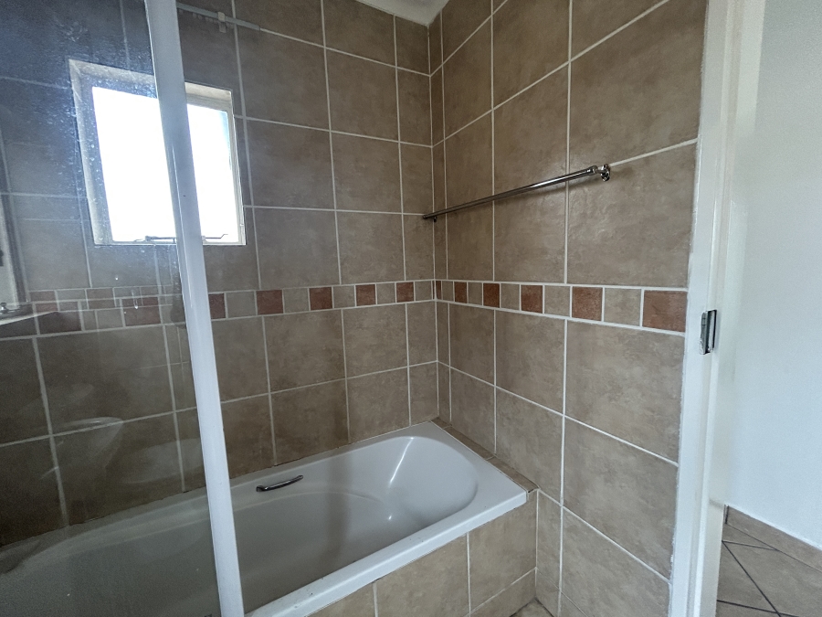 To Let 2 Bedroom Property for Rent in North Riding Gauteng