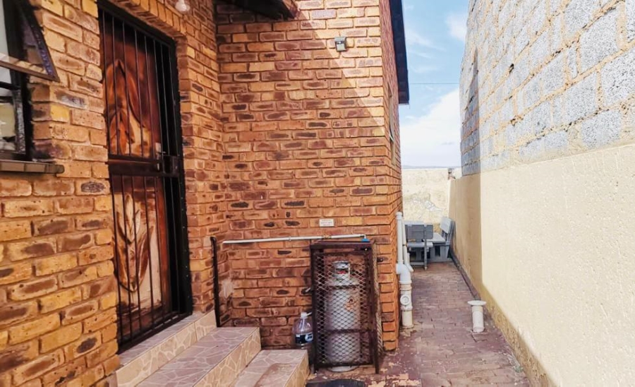 4 Bedroom Property for Sale in Ratanda Gauteng